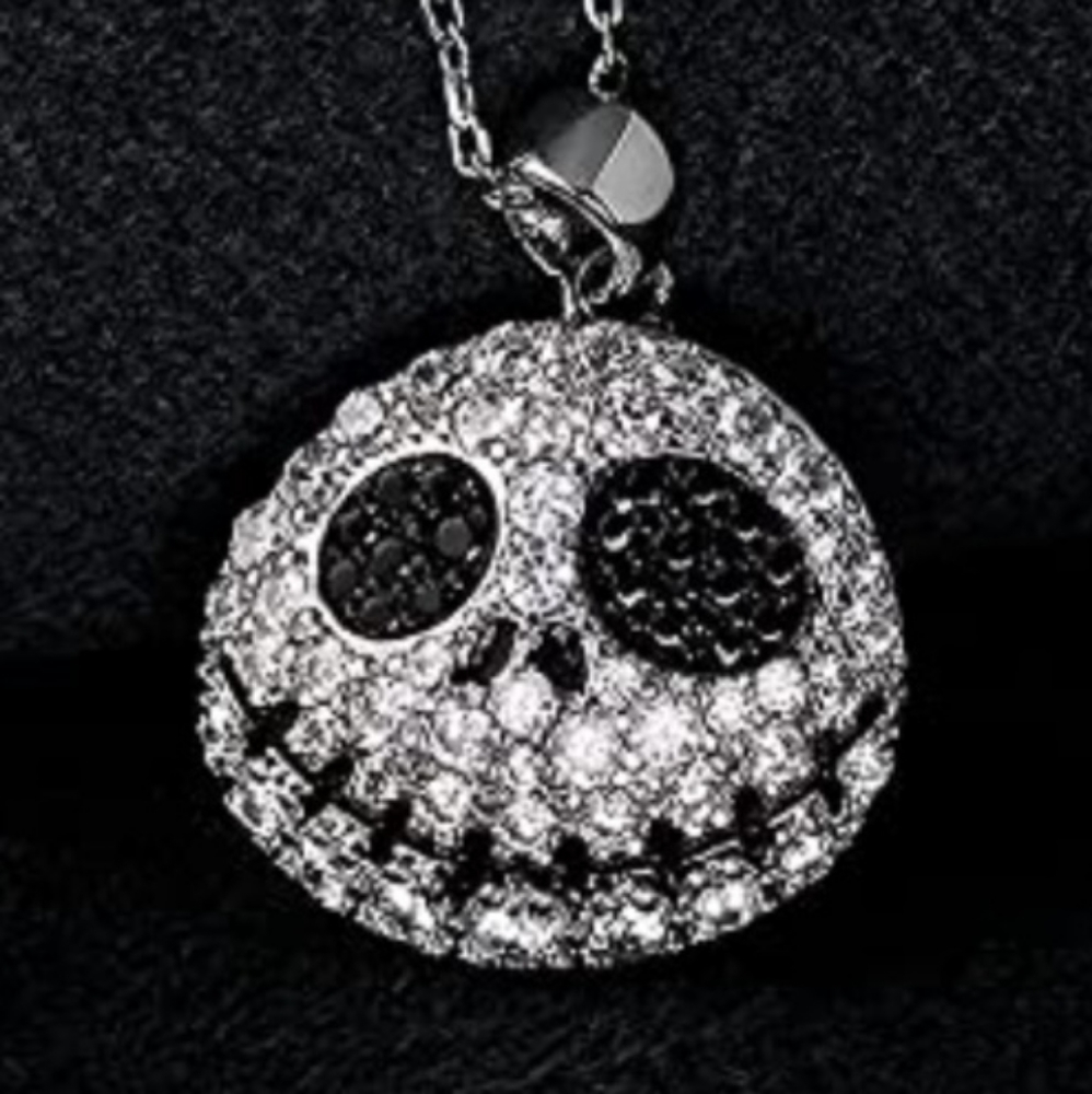 Charged aroma necklace